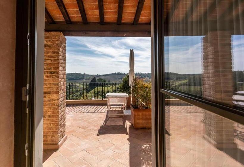 Suite with Terrace, Villa Petriolo