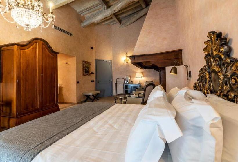 Suite with Terrace, Villa Petriolo