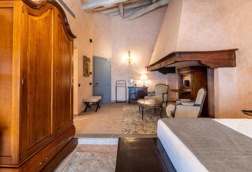 Suite with Terrace, Villa Petriolo