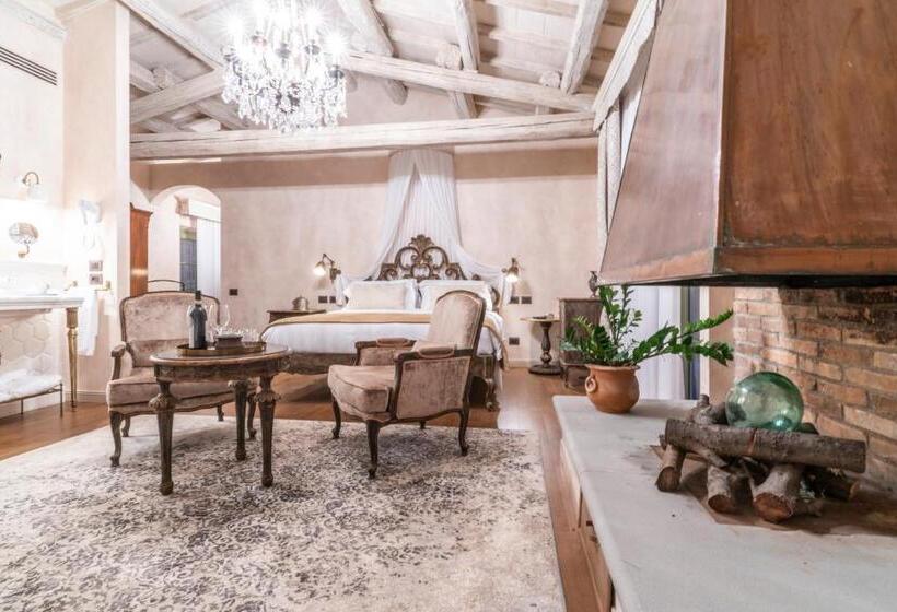 سوییت لوکس, Villa Petriolo