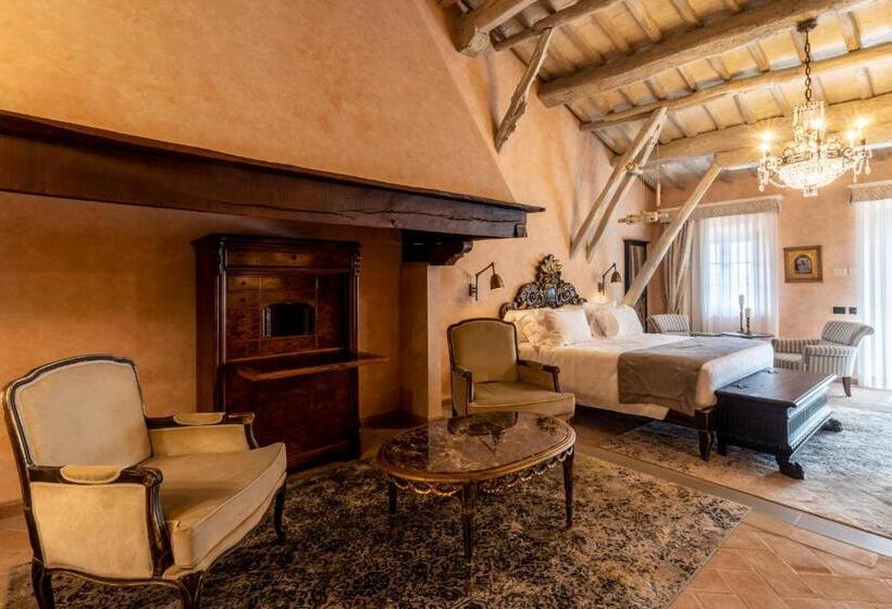 Suite with Terrace, Villa Petriolo