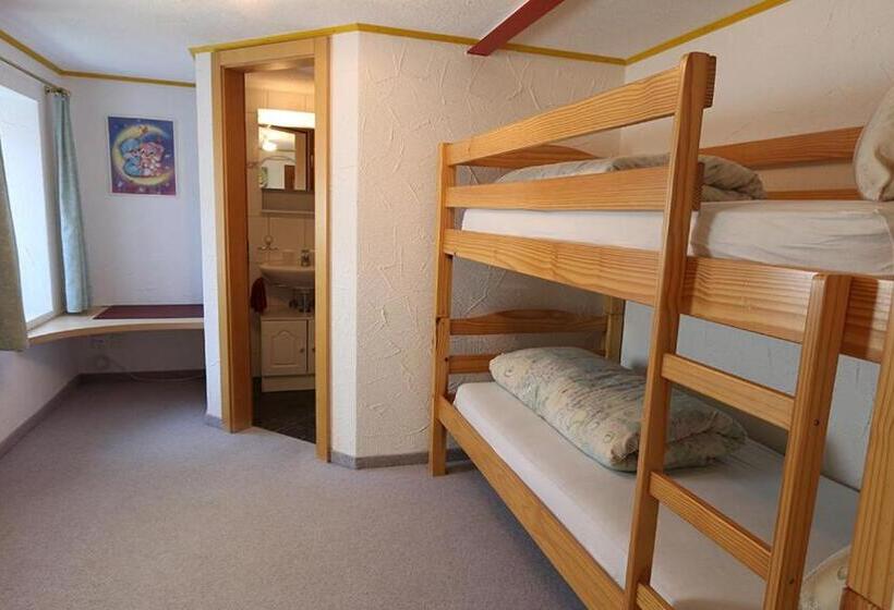 Economy Quadruple Room, Alpina