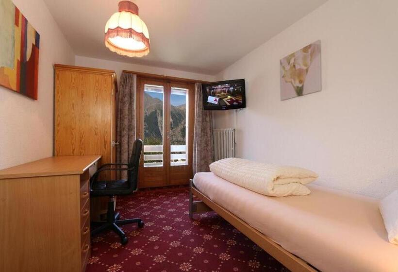 Standard Single Room, Edelbock