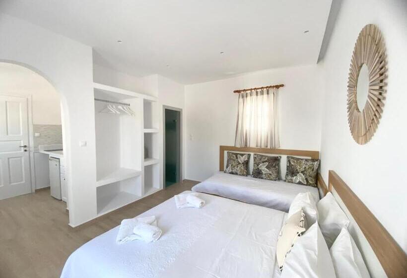 Standard Triple Room with Balcony, Cyclades Blue