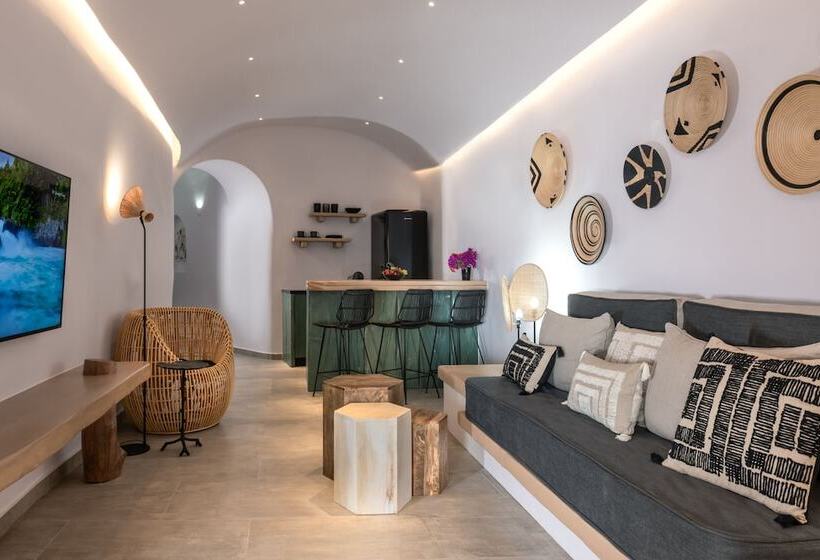 ویلای یک اتاق خوابه با استخر شنا, Athermi Suites  Adults Only