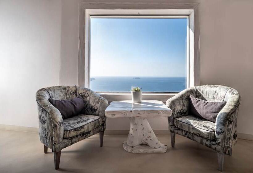 سوییت, Athermi Suites  Adults Only