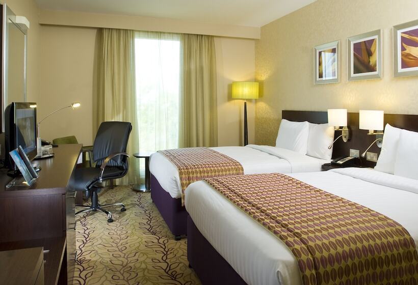 غرفة عائلية, Courtyard By Marriott London Gatwick Airport