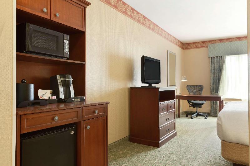 اتاق استاندارد با تخت بزرگ, Hilton Garden Inn Fairfax