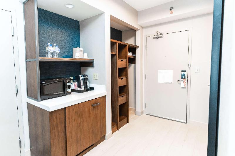 اتاق استاندارد با تخت بزرگ, Hilton Garden Inn Fairfax