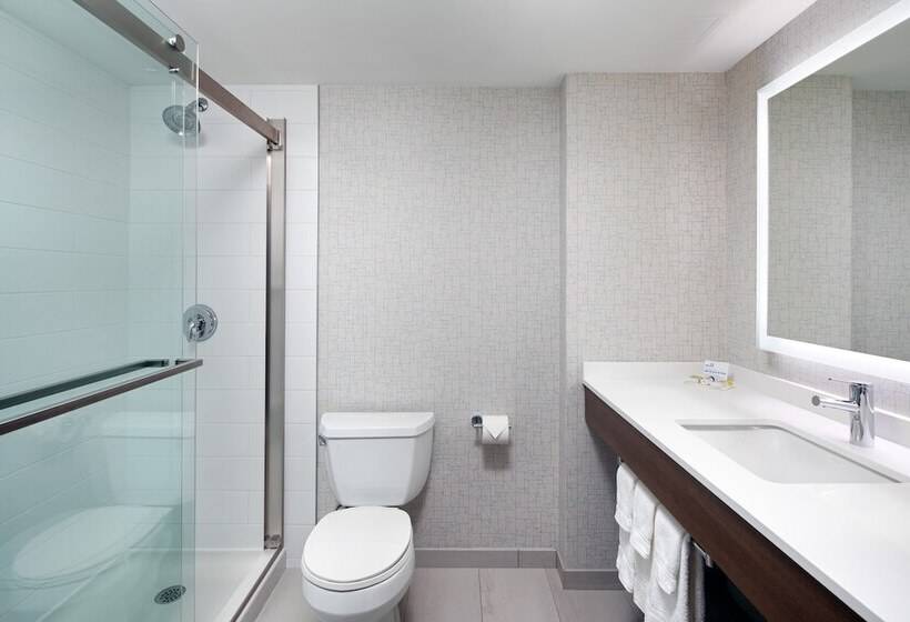 اتاق استاندارد, Holiday Inn Express & Suites Halifax Airport, An Ihg