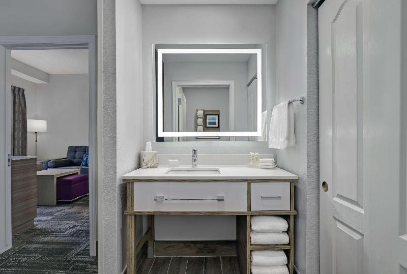 Suite Queen Bed, Homewood Suites By Hilton London Ontario
