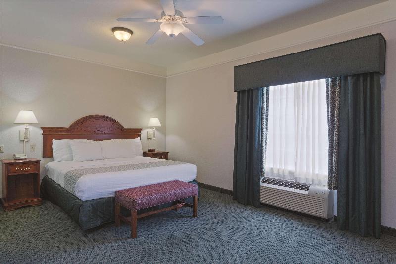 اتاق خانواده دولوکس با تخت‌خواب دو نفره‌ی کینگ‌سایز, La Quinta Inn And Suites Fort Myers I75