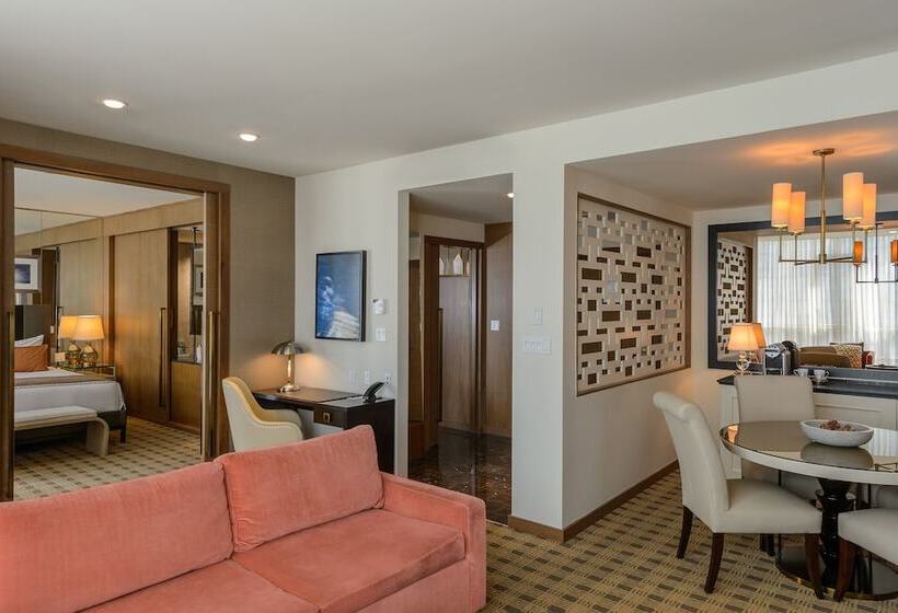 سوییت, Loden Vancouver