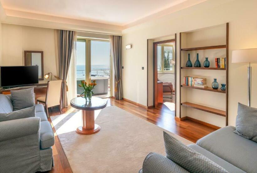 Suite Executiva Vista Mar, More