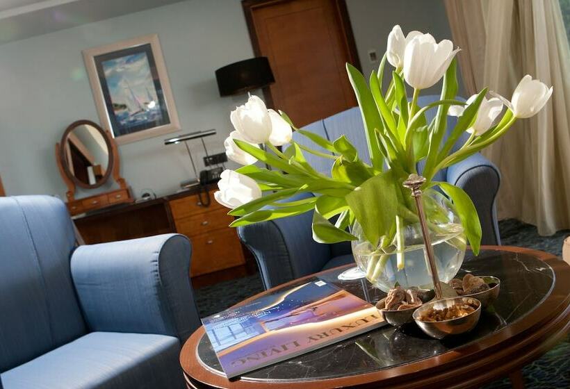 Deluxe Suite Sea View, More