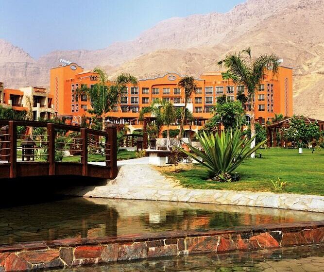 اتاق کلاسیک با چشم‌انداز دریا, Mövenpick Resort El Sokhna