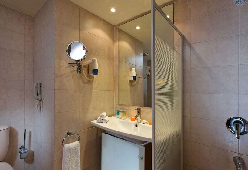 اتاق کلاسیک با چشم‌انداز دریا, Mövenpick Resort El Sokhna