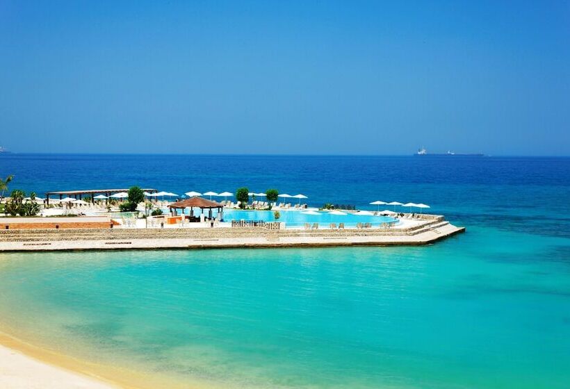 اتاق کلاسیک با چشم‌انداز دریا, Mövenpick Resort El Sokhna