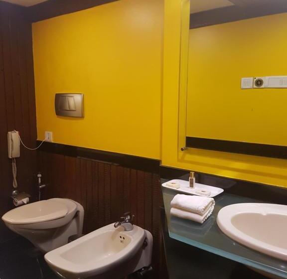 俱乐部房间, Ramee Guestline Hotel Dadar