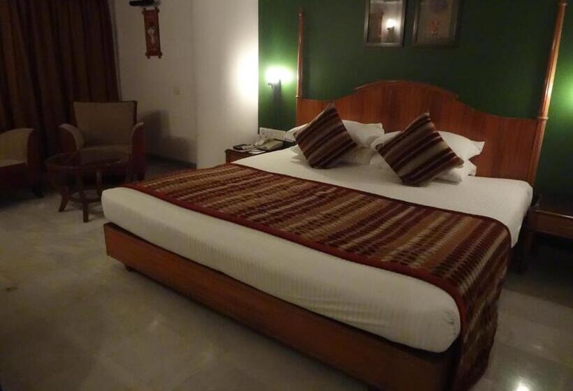 俱乐部房间, Ramee Guestline Hotel Dadar