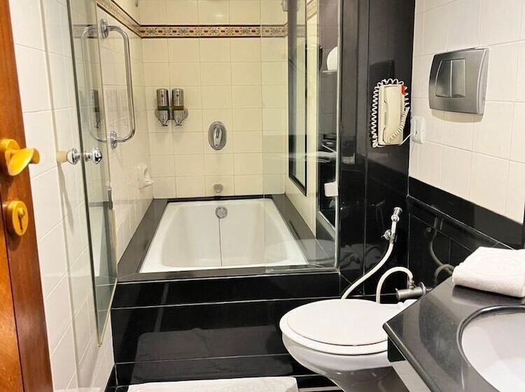 俱乐部房间, Ramee Guestline Hotel Dadar
