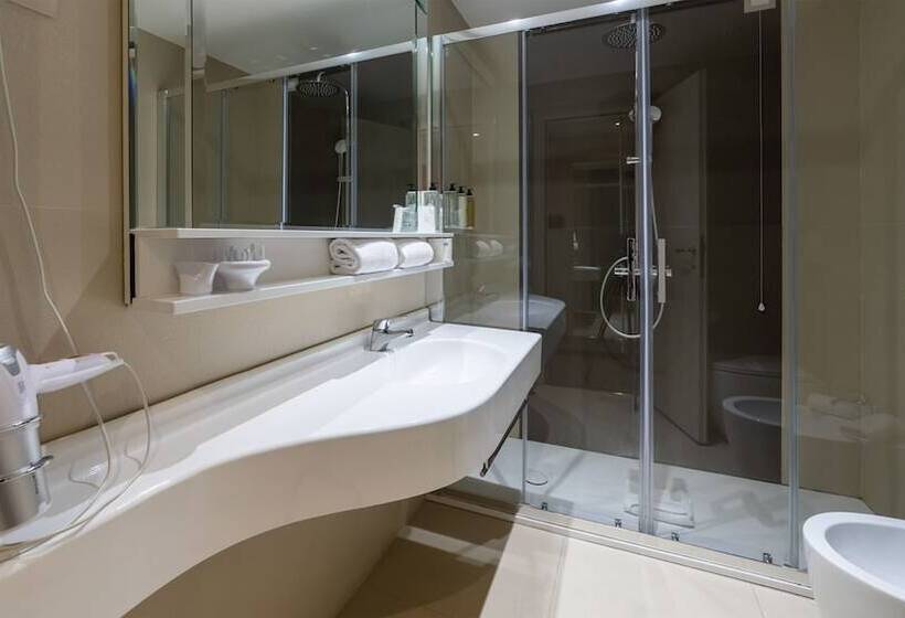 اتاق لوکس با چشم‌انداز استخر, Salus Terme   Adults Only