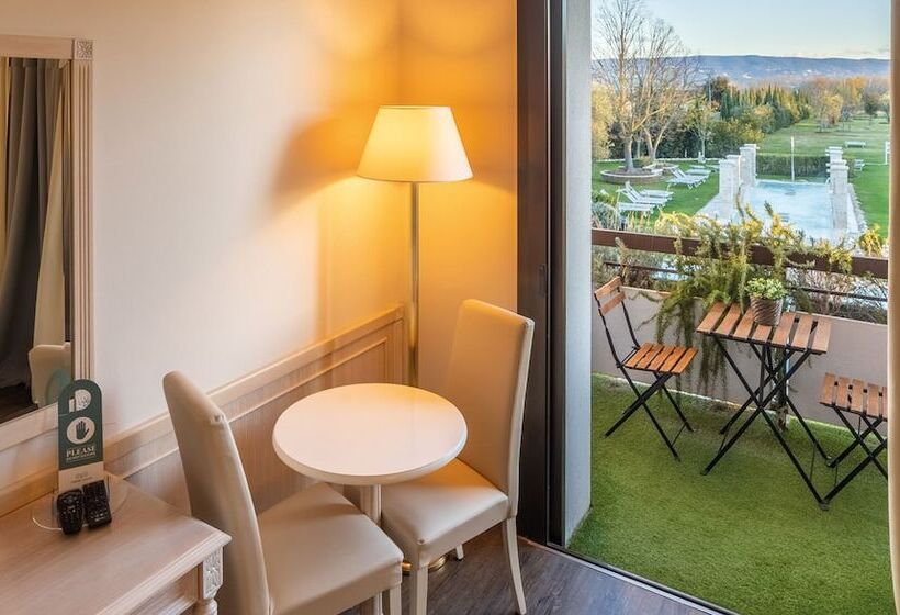 اتاق لوکس با چشم‌انداز استخر, Salus Terme   Adults Only