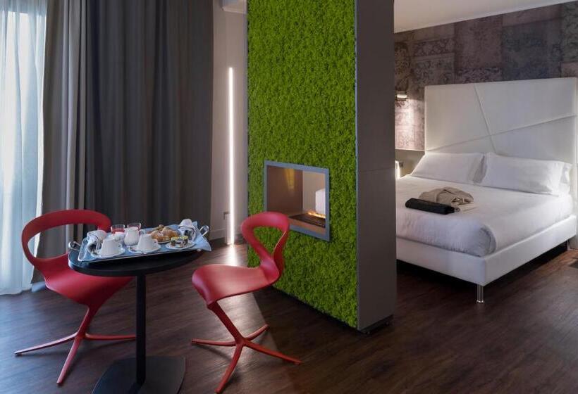 سوییت جونیور, Salus Terme   Adults Only