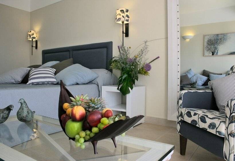 بانگلوی استاندارد با چشم‌انداز دریا, Aquila Elounda Village Resort, Suites & Spa