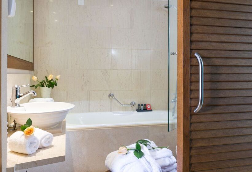 ویلای استاندارد با چشم‌انداز باغ, Aquila Elounda Village Resort, Suites & Spa