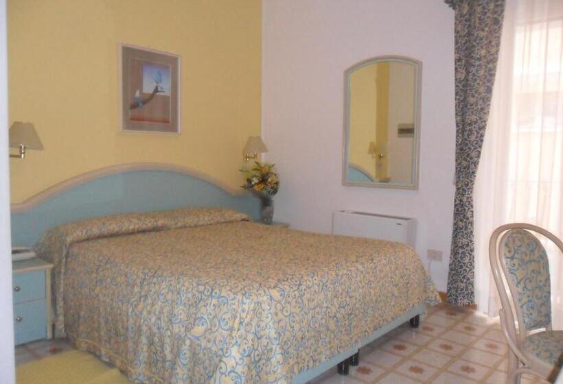 اتاق استاندارد سه نفره, Solemare Beach & Beauty Spa