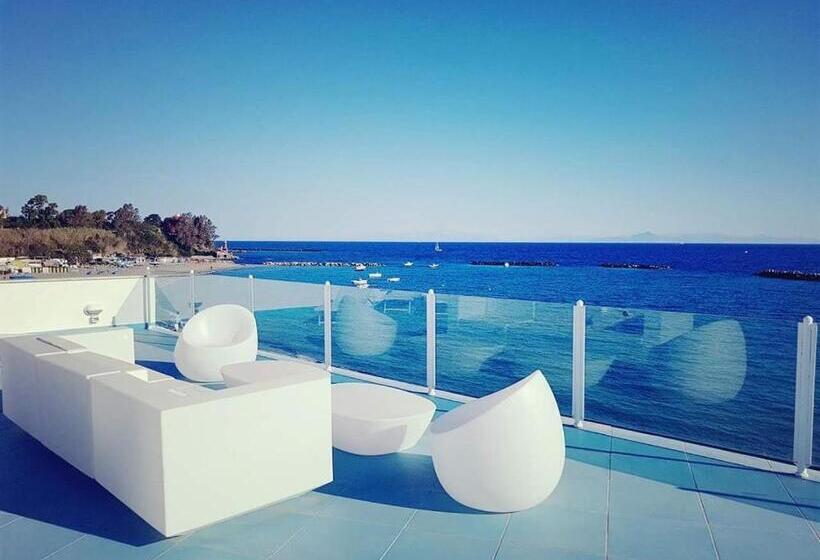 1 Bedroom Penthouse Apartment, Solemare Beach & Beauty Spa