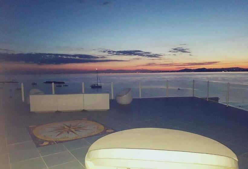 1 Bedroom Penthouse Apartment, Solemare Beach & Beauty Spa