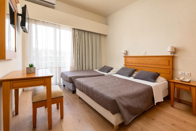 اتاق استاندارد سه نفره, City Plus Rhodes