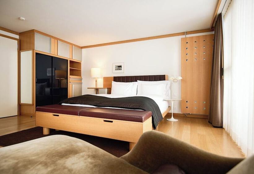 Standard Room Double Bed, The Omnia