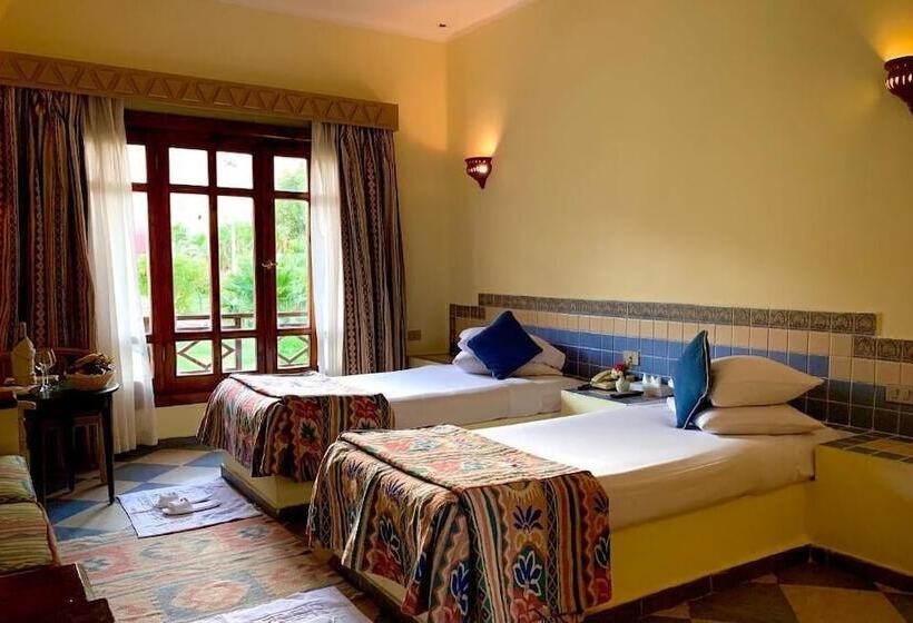 اتاق استاندارد با چشم‌انداز باغ, Tropitel Dahab Oasis