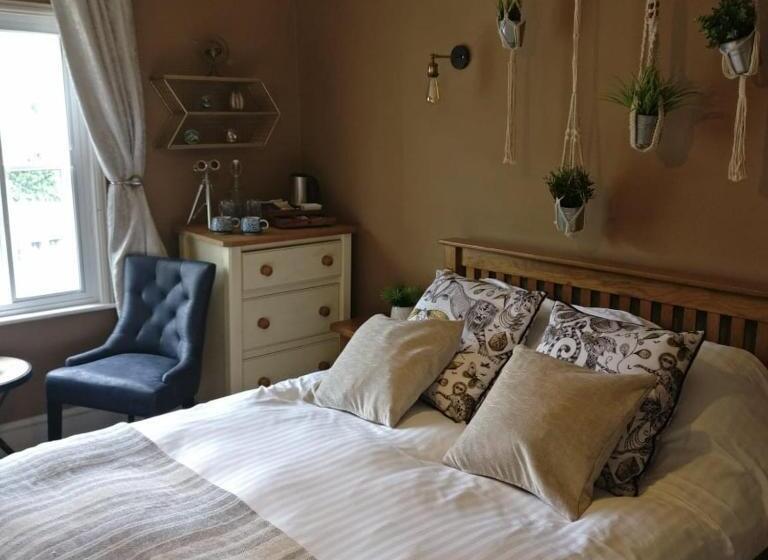 اتاق استاندارد با تخت بزرگ, The Riverside Rooms
