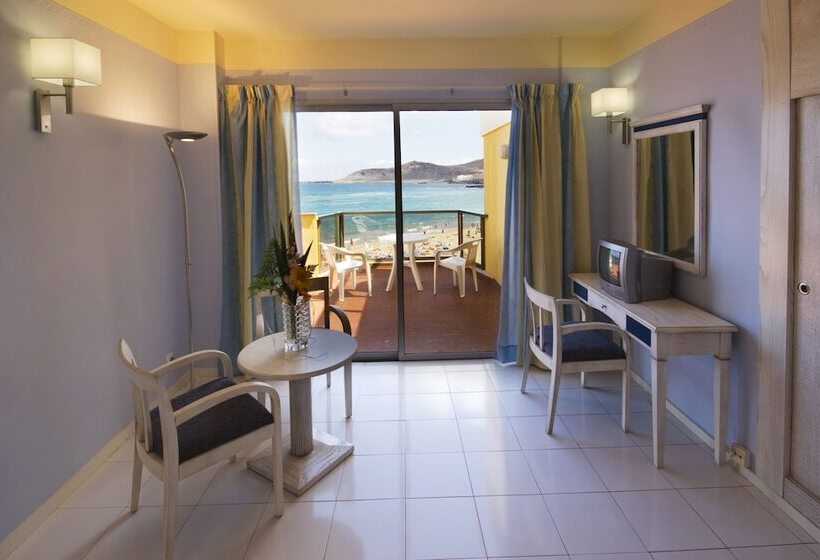 סטודיו סטנדרטי עם נוף לים ומרפסת, Apartamentos Colón Playa