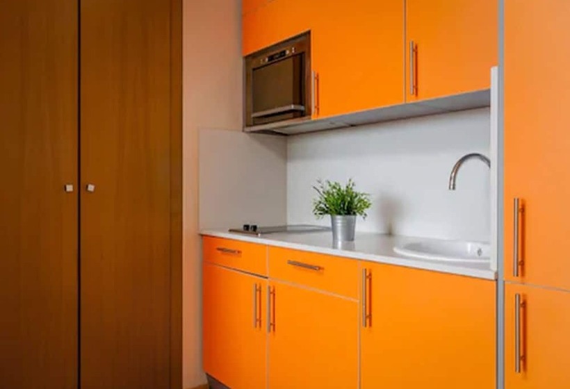 استودیوی استاندارد, Aparthotel Wellness
