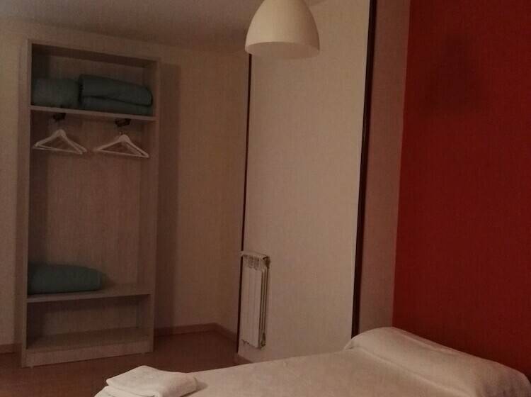 Quarto Estandar Individual, Hostal El Pinar