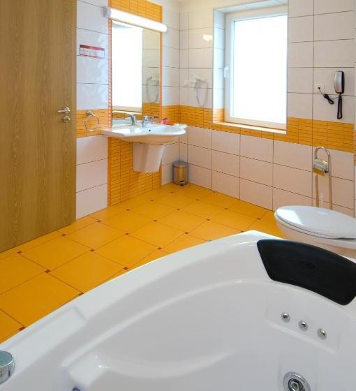 Pokój Duplex, Ambient