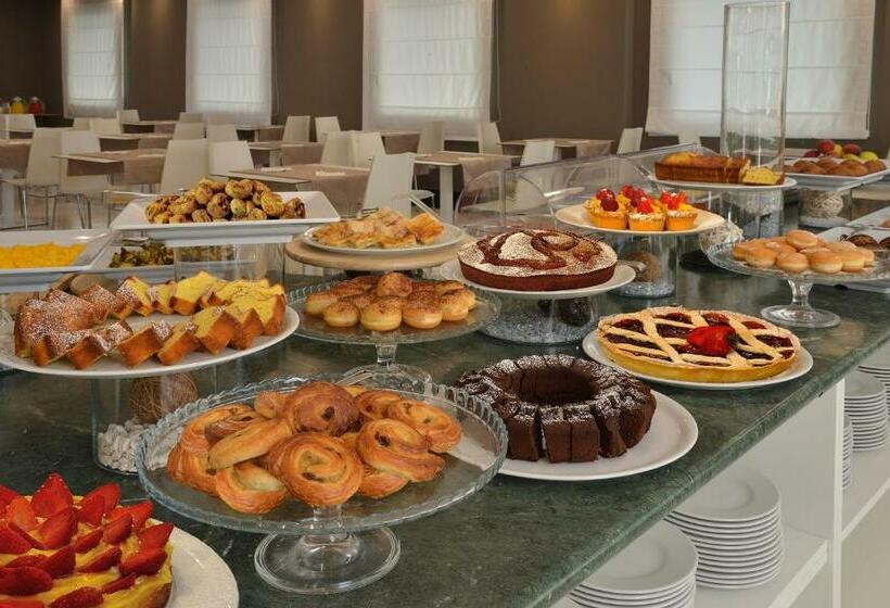 اتاق استاندارد سه نفره, Ducale