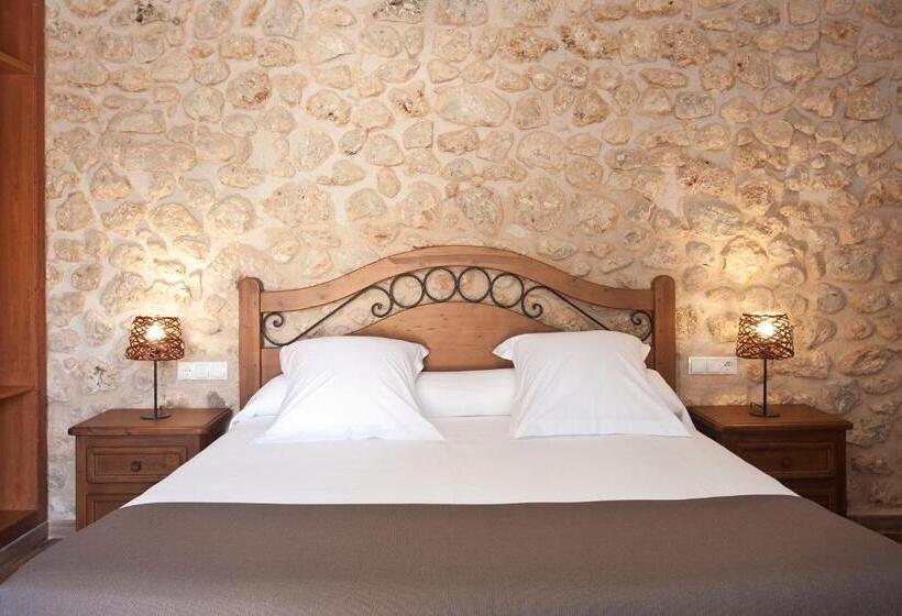 اتاق استاندارد سه نفره, Agroturismo Es Quatre Cantons