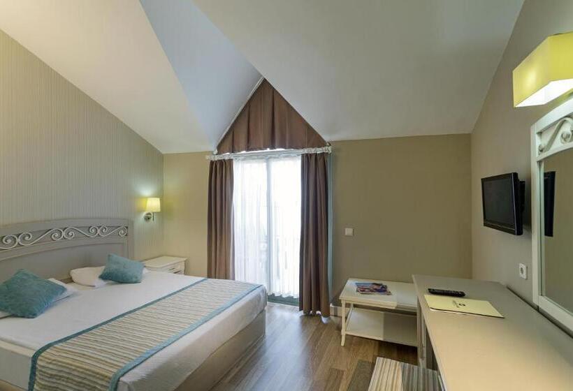اتاق خانوادگی, Greenwood Kemer Resort