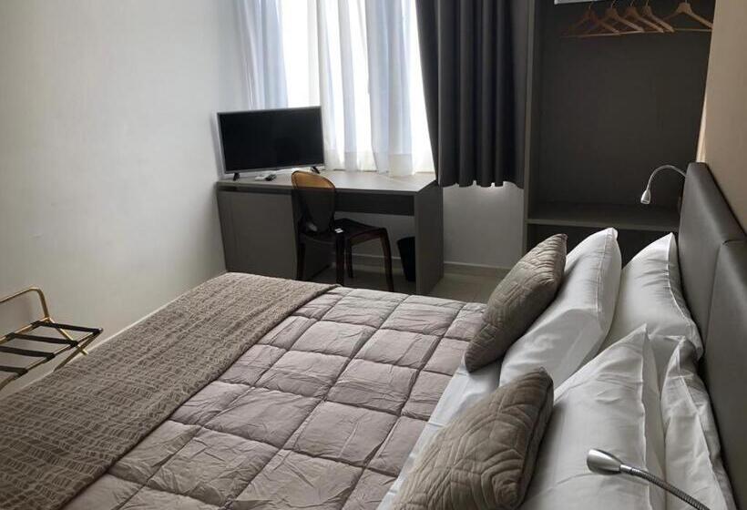 اتاق استاندارد, Inn