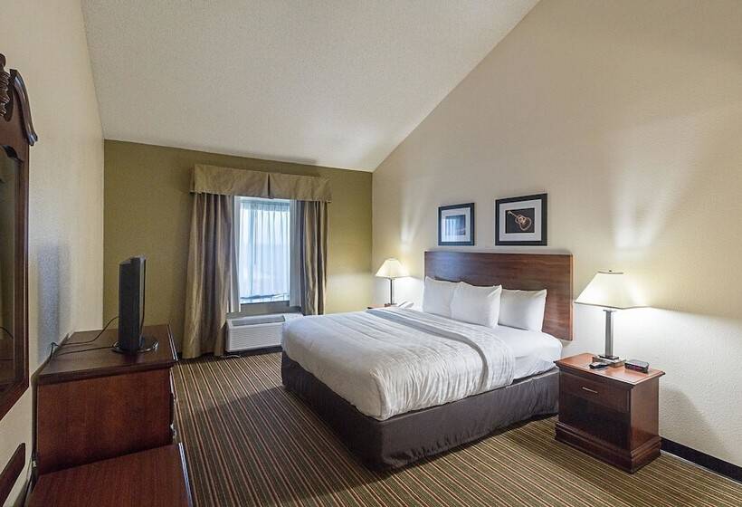 سوئیت برای معلولان, Quality Inn & Suites West Chase