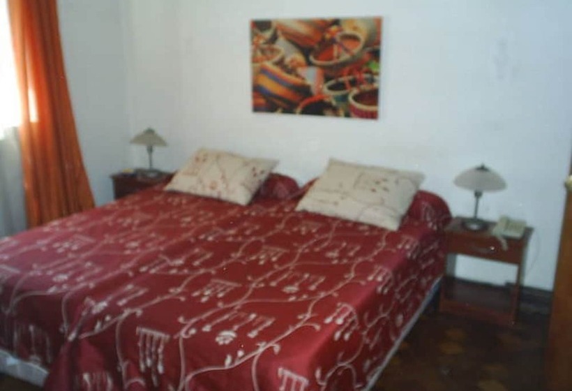اتاق استاندارد چهار تخته, Quito