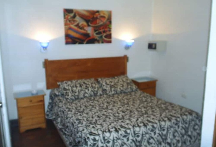 Standard Single Room, Quito