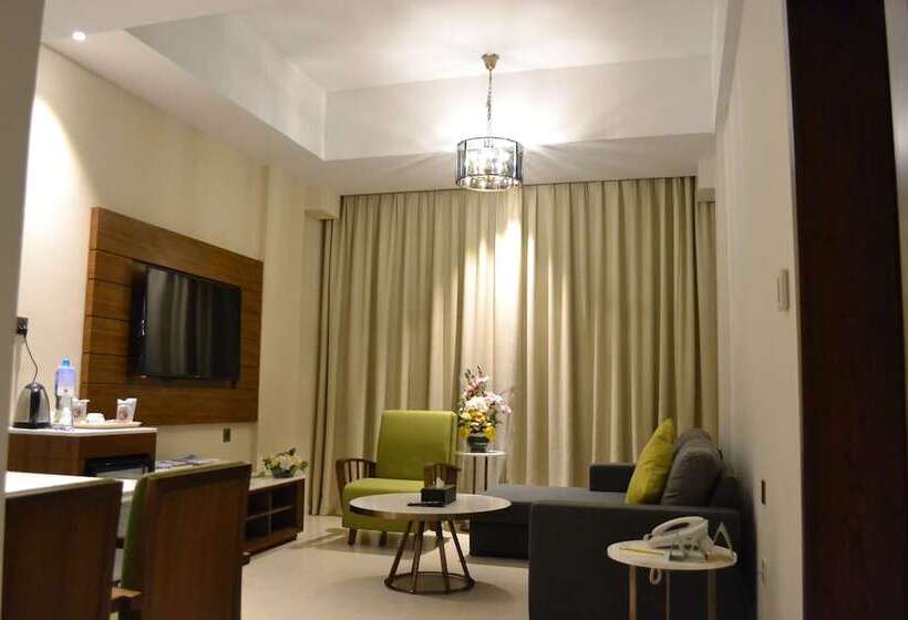 Suite Junior, Ramee Palace