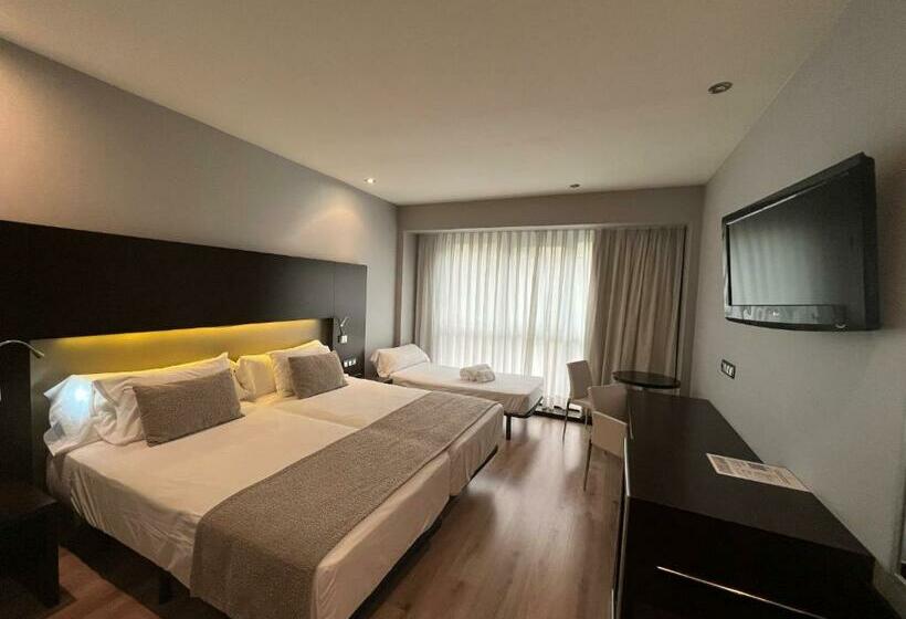 اتاق استاندارد سه نفره, Turia Granada
